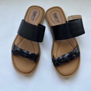 NWOB Born Leather Slides in Black Sz 6